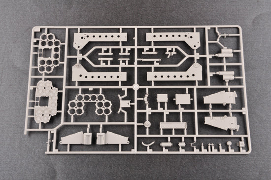 01020- Trumpeter - 1/35 - Russian 9A52-2 Smerch-M multiple rocket launcher of RSZO 9k58 Smerch MRLS