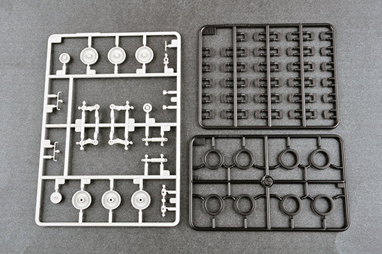 01063- Trumpeter - 1/35 - US Army M4 Command and Control Vehicle (C2V)
