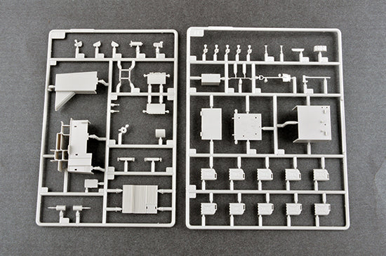 01063- Trumpeter - 1/35 - US Army M4 Command and Control Vehicle (C2V)