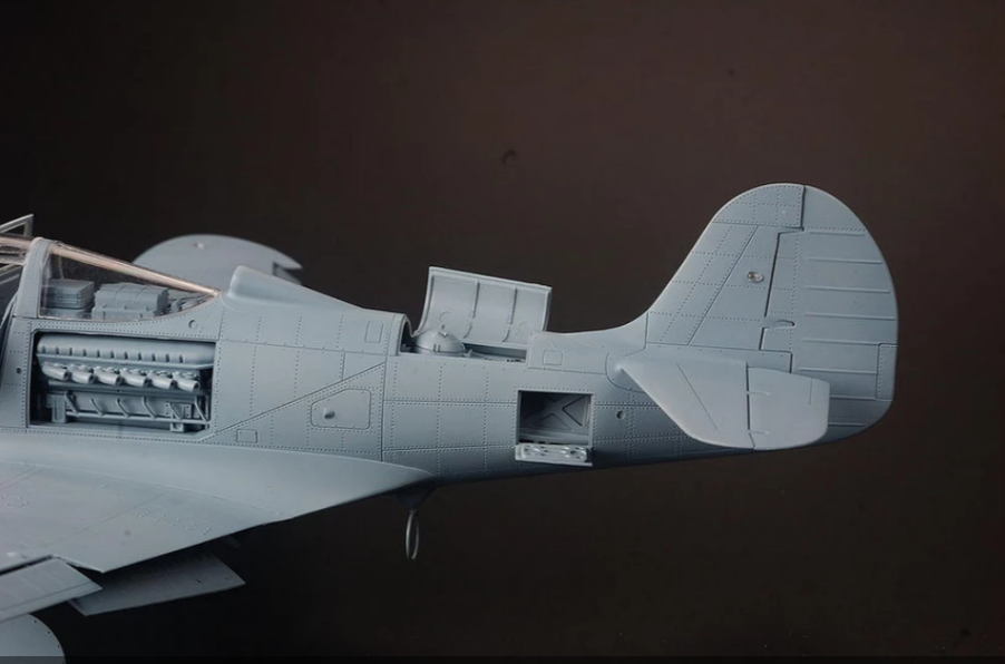 KH32013 - US Marines Bell P-39Q/N "Airacobra" Fighter