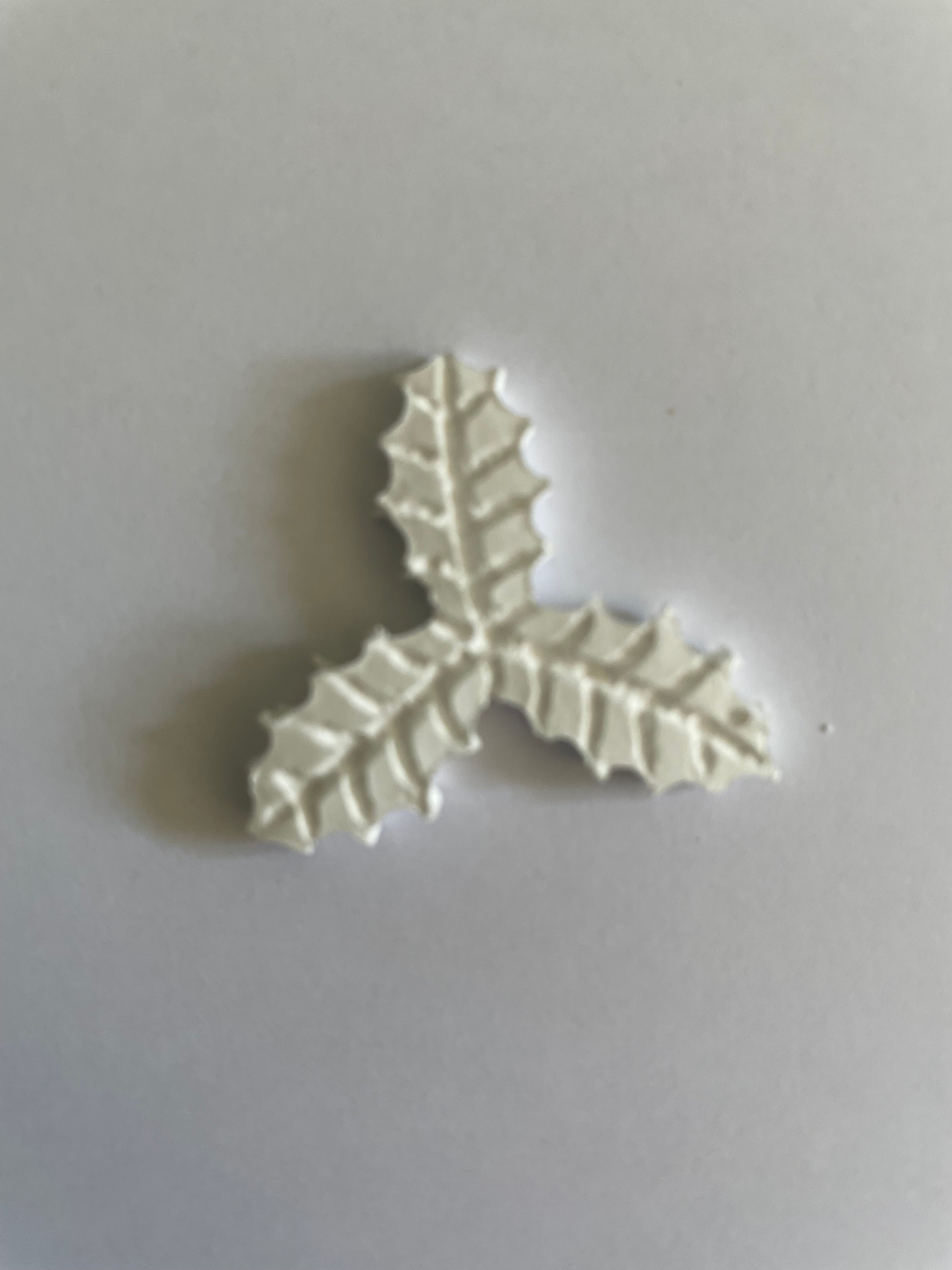 Resinite Holly Leaf