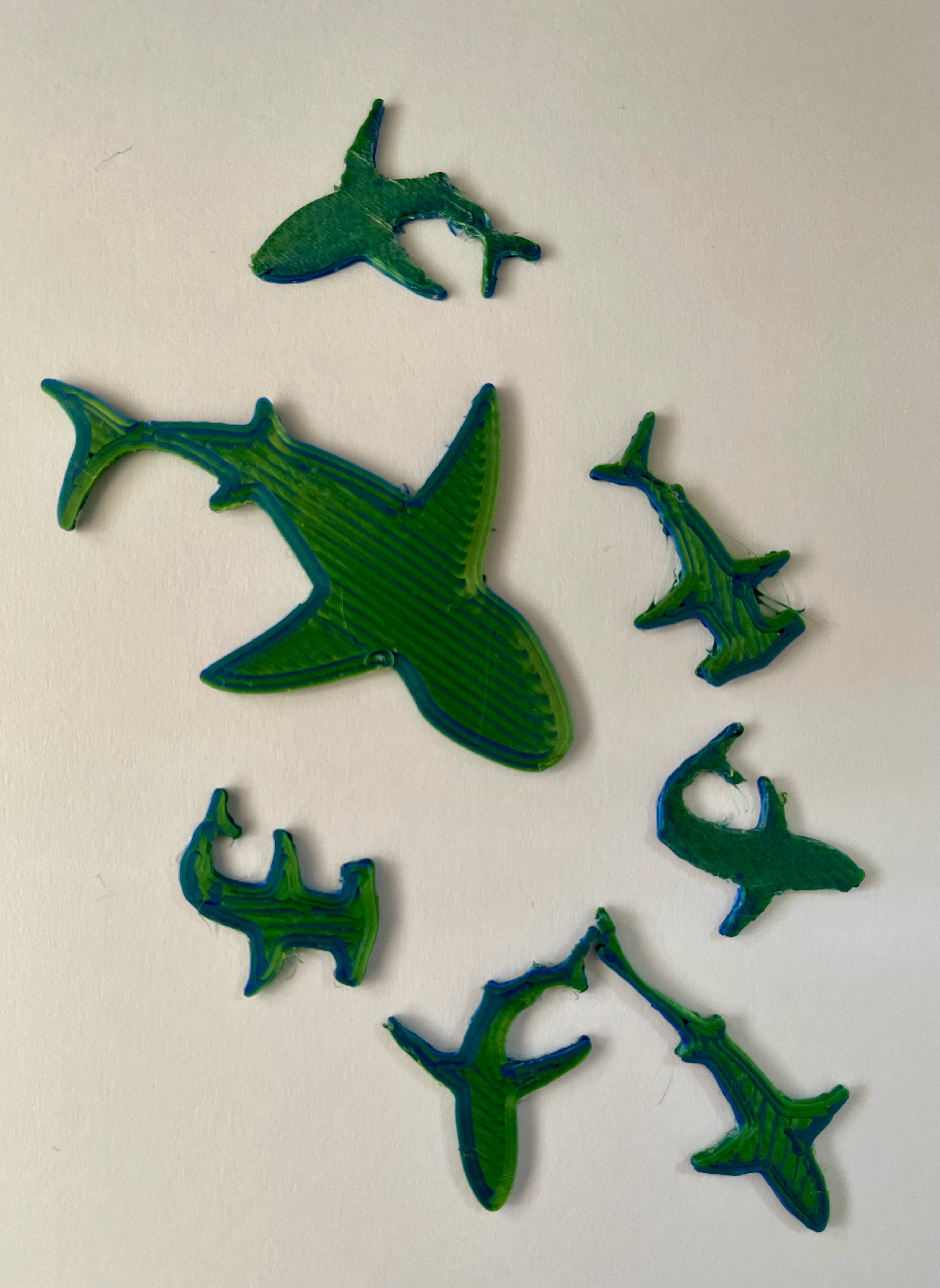 3D Gizmo's - Mini Sharks Silhouettes (7 sharks) - Blue /Green