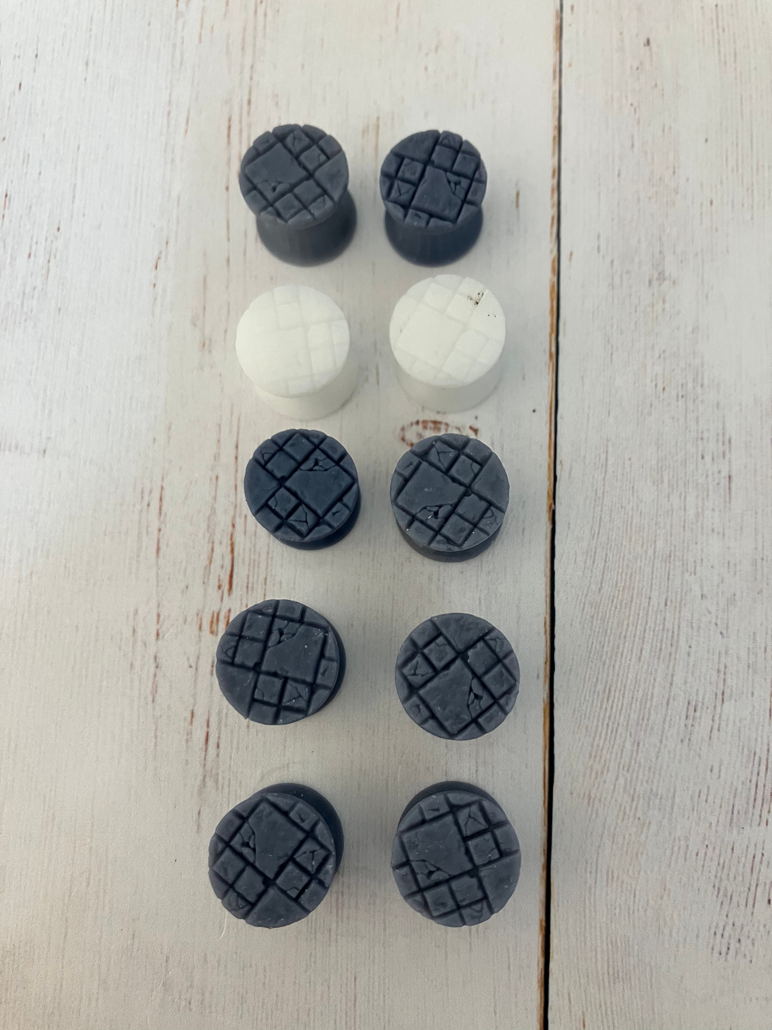 Paving Stone Topper (Fits Vallejo 17 ml Bottles) (10 pieces)