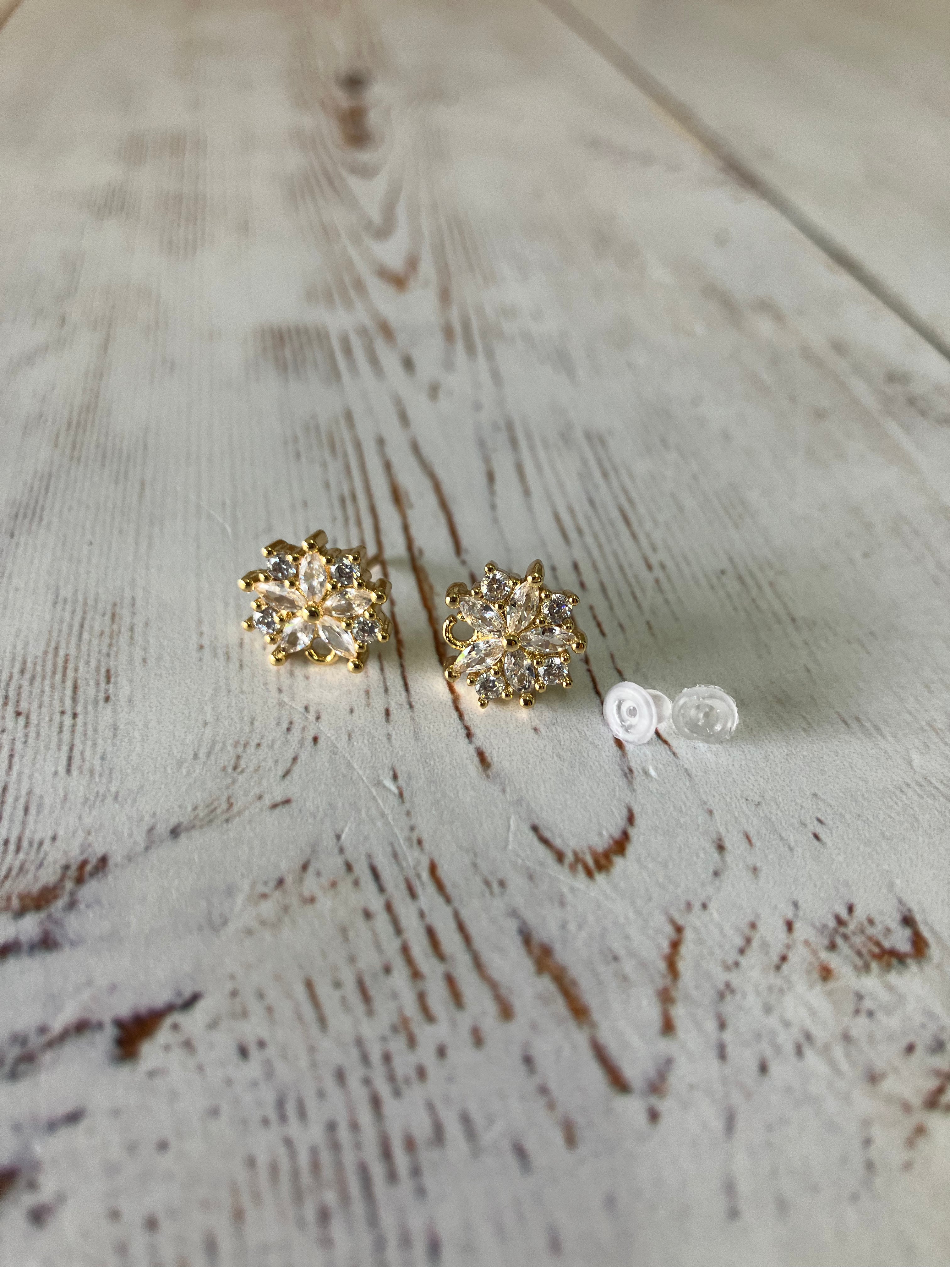 Brass Cubic Zirconia Stud with plastic backs / Golden - (Pair)