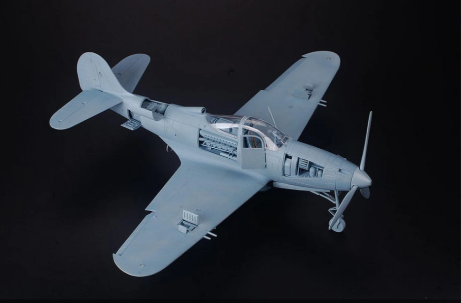 KH32013 - US Marines Bell P-39Q/N "Airacobra" Fighter