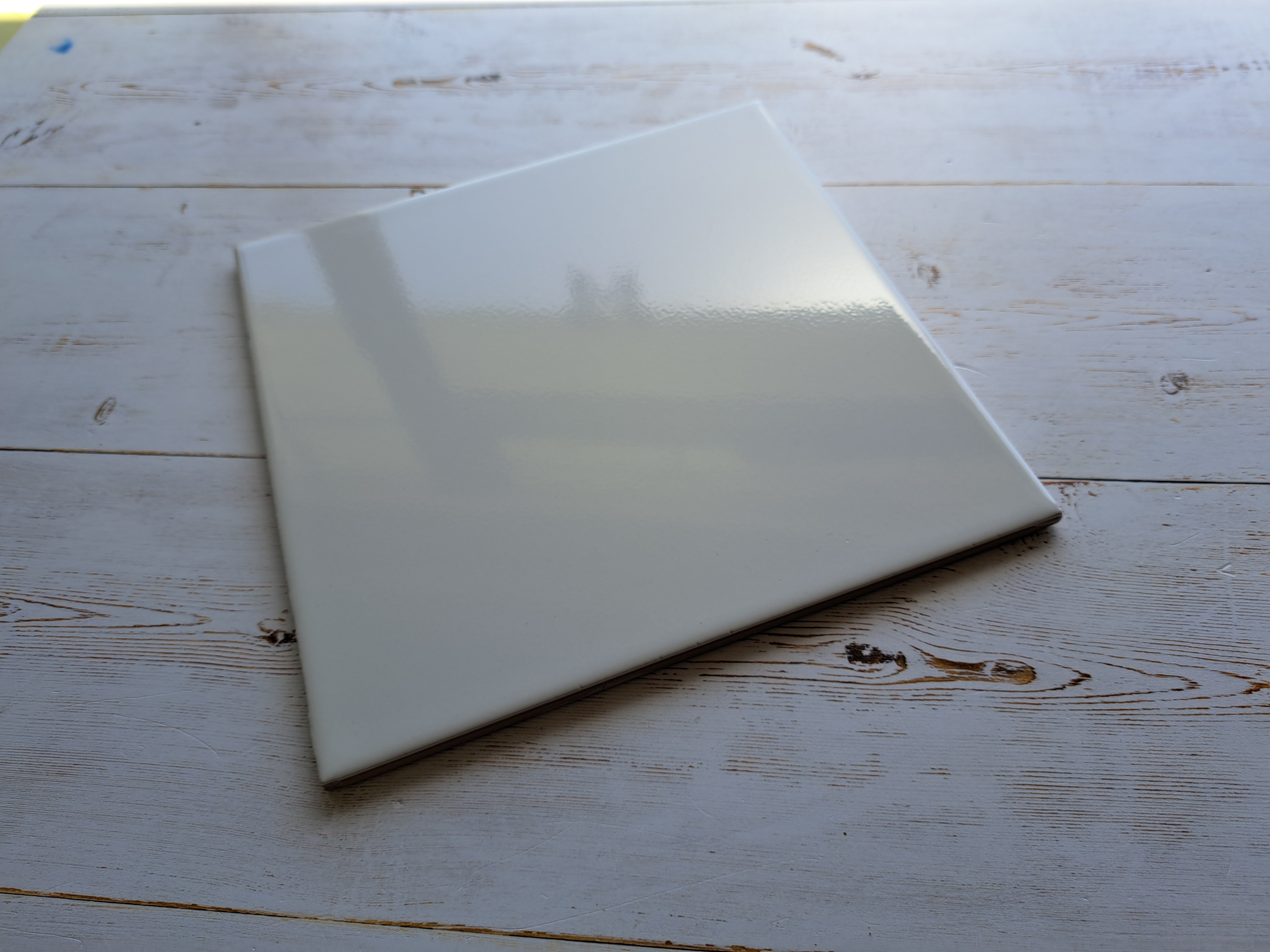 Shiny White Glazed Ceramic Tile - 19.5cm x 19.5cm