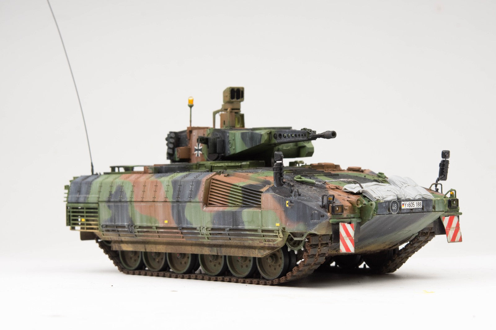 RM5021 - German Schutzenpanzer "Puma" Infantry Fighting Vehicle w/Workable Track Links
