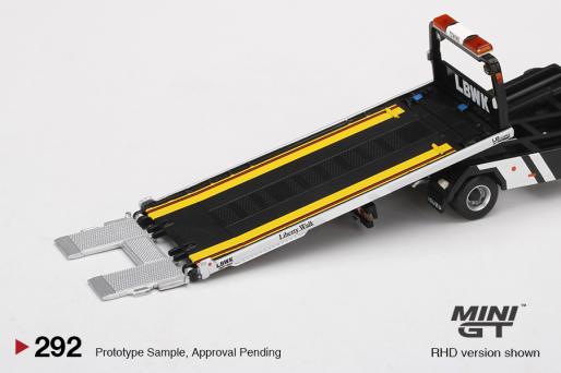 1/64 Mini GT - Isuzu N-Series Vehicle Transporter LBWK