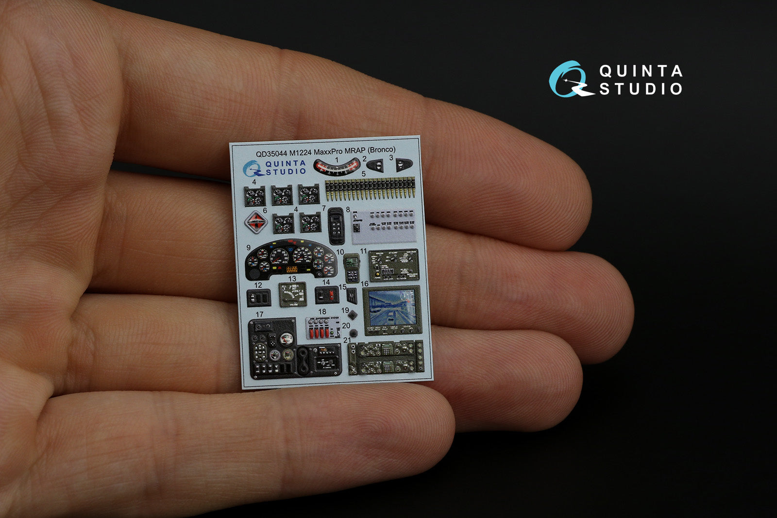 Quinta Studio - 1/35 M1224 MaxxPro MRAP QD35044 for Bronco kit