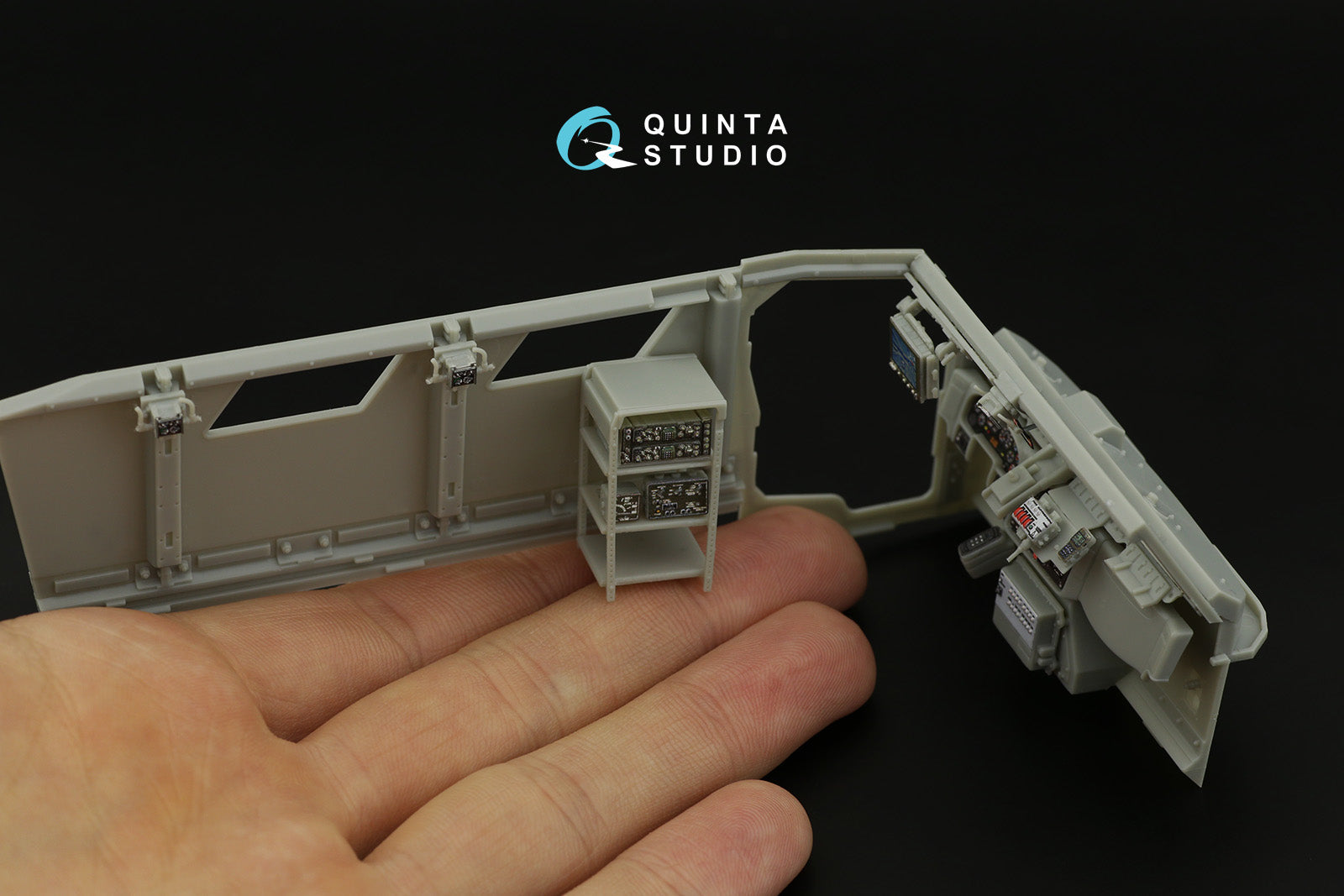 Quinta Studio - 1/35 M1224 MaxxPro MRAP QD35044 for Bronco kit