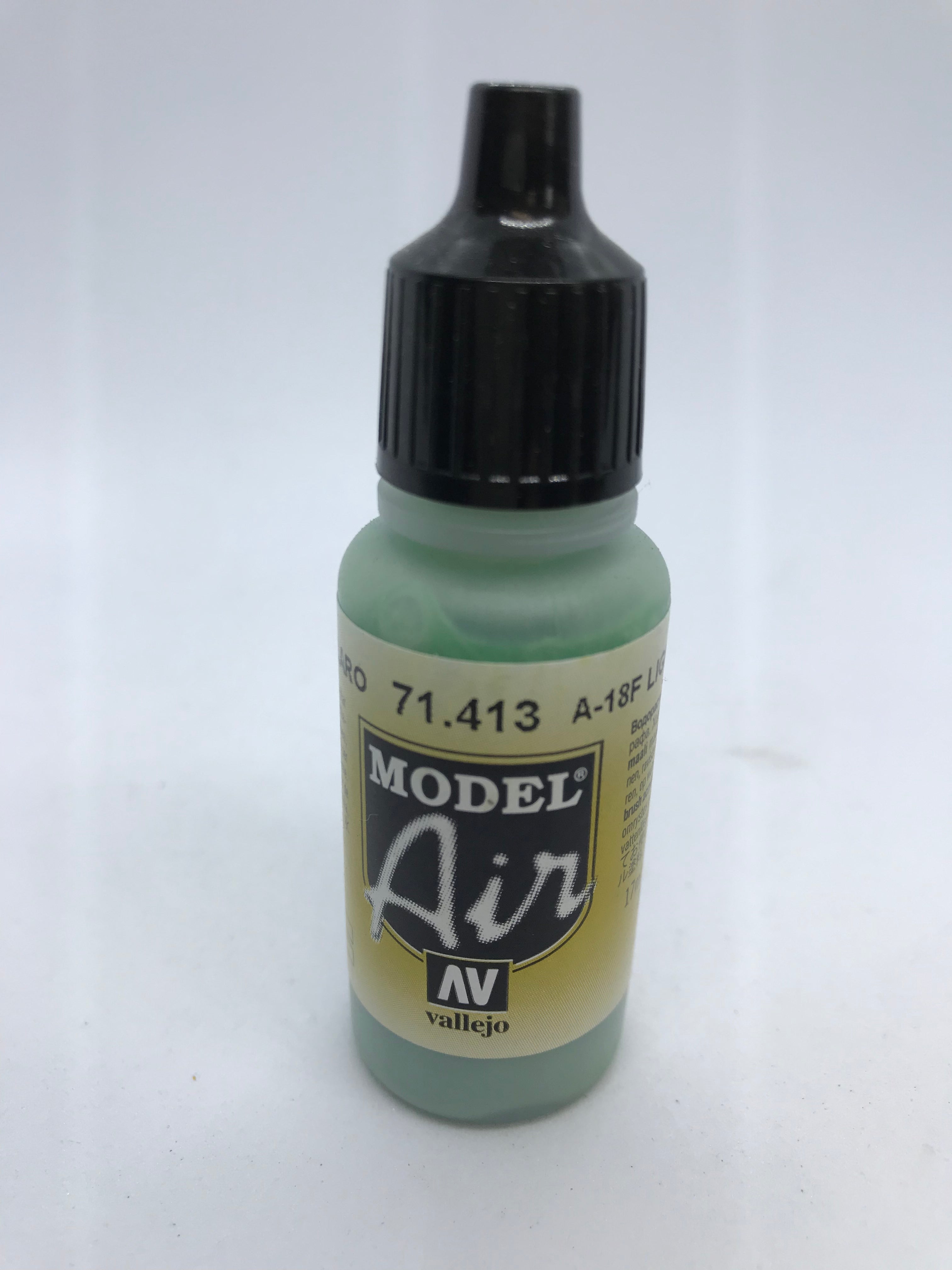 71.413  A18F Light Blue  - Vallejo Model Air