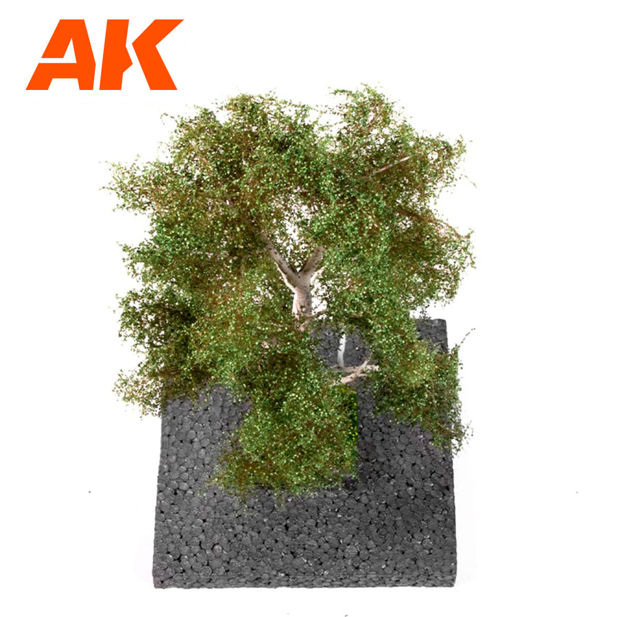 AK8183 - White Poplar Summer Tree 1/72