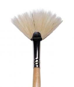 589 - Dala Fan Brush #8