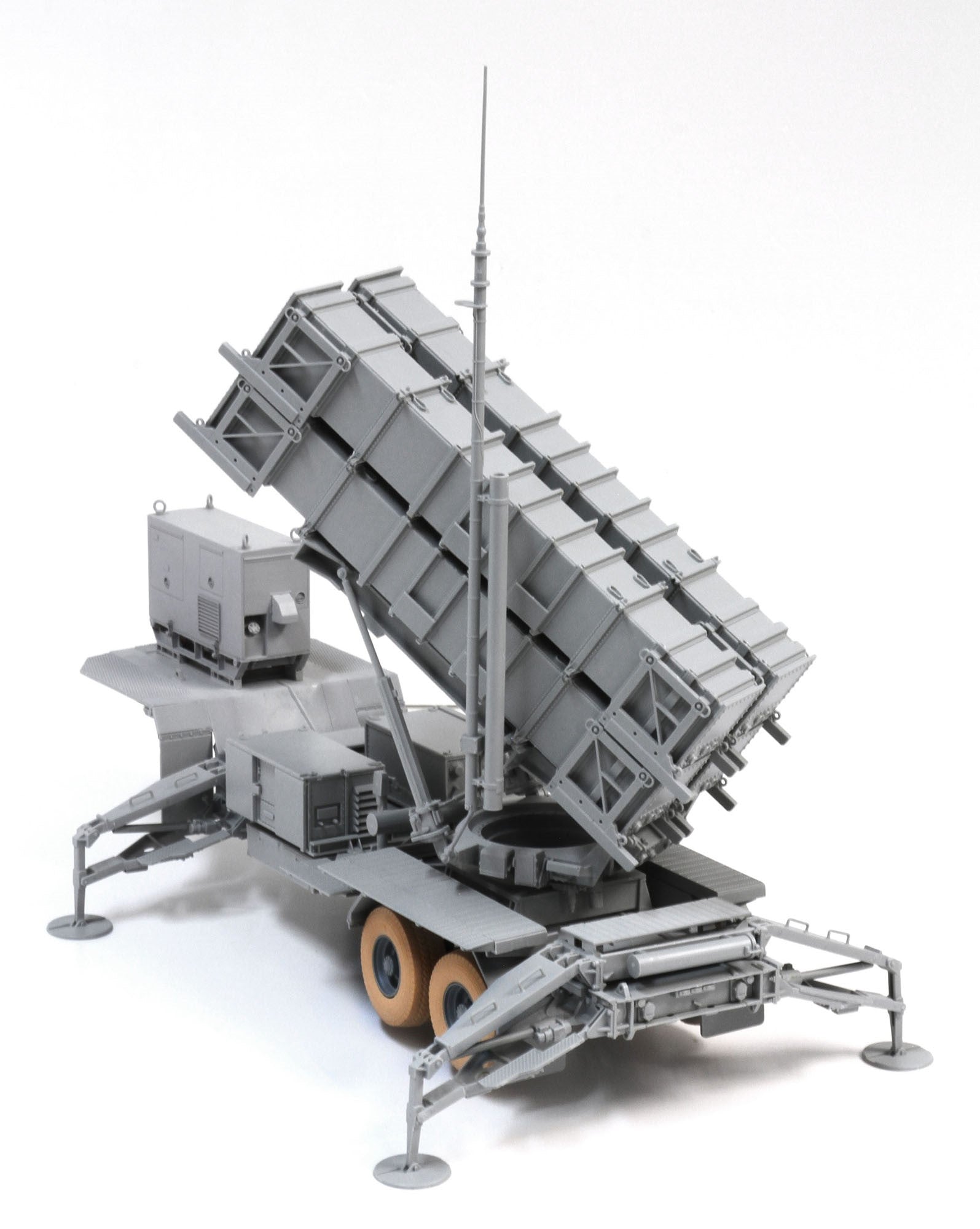 DR3604 - 1/35 MIM-104C Patriot