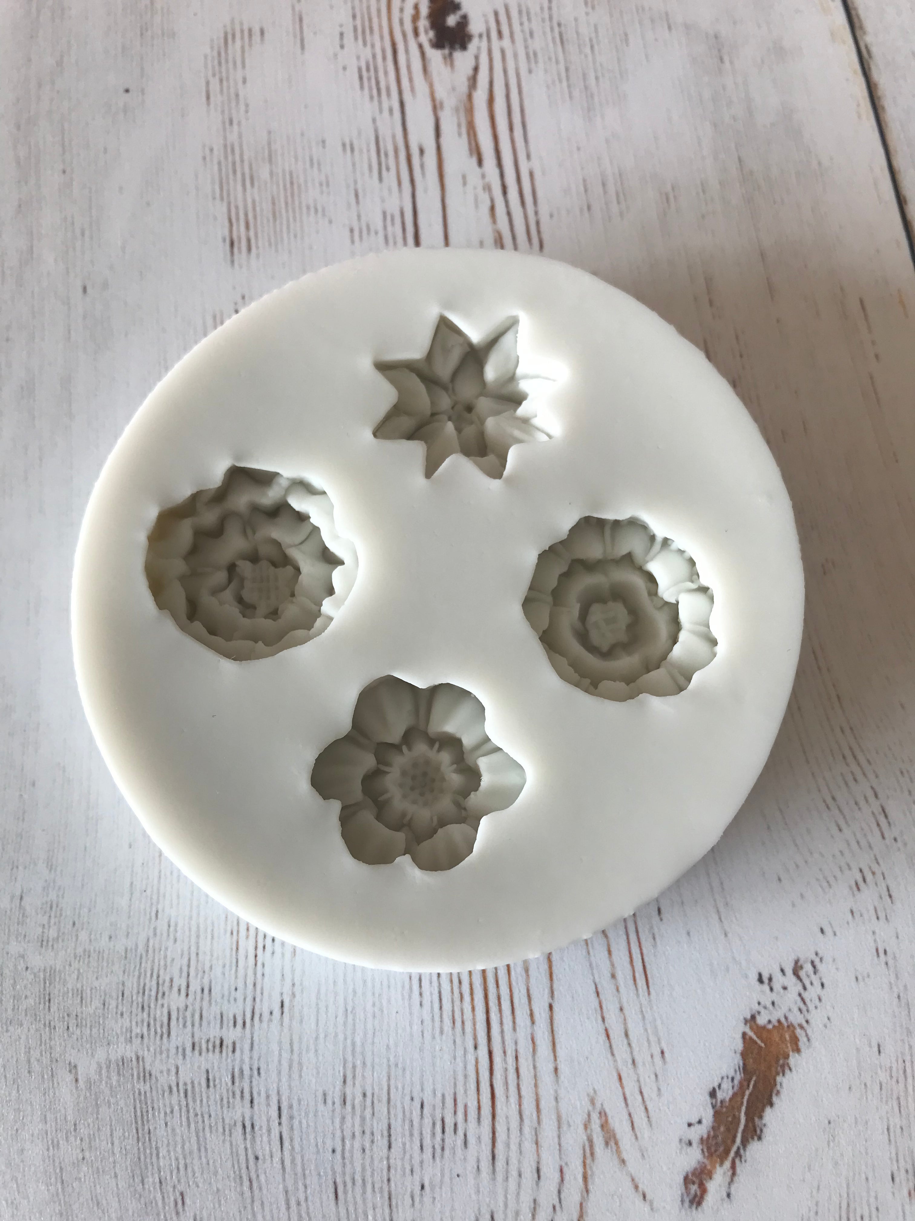 C003 - Round Flower Mould