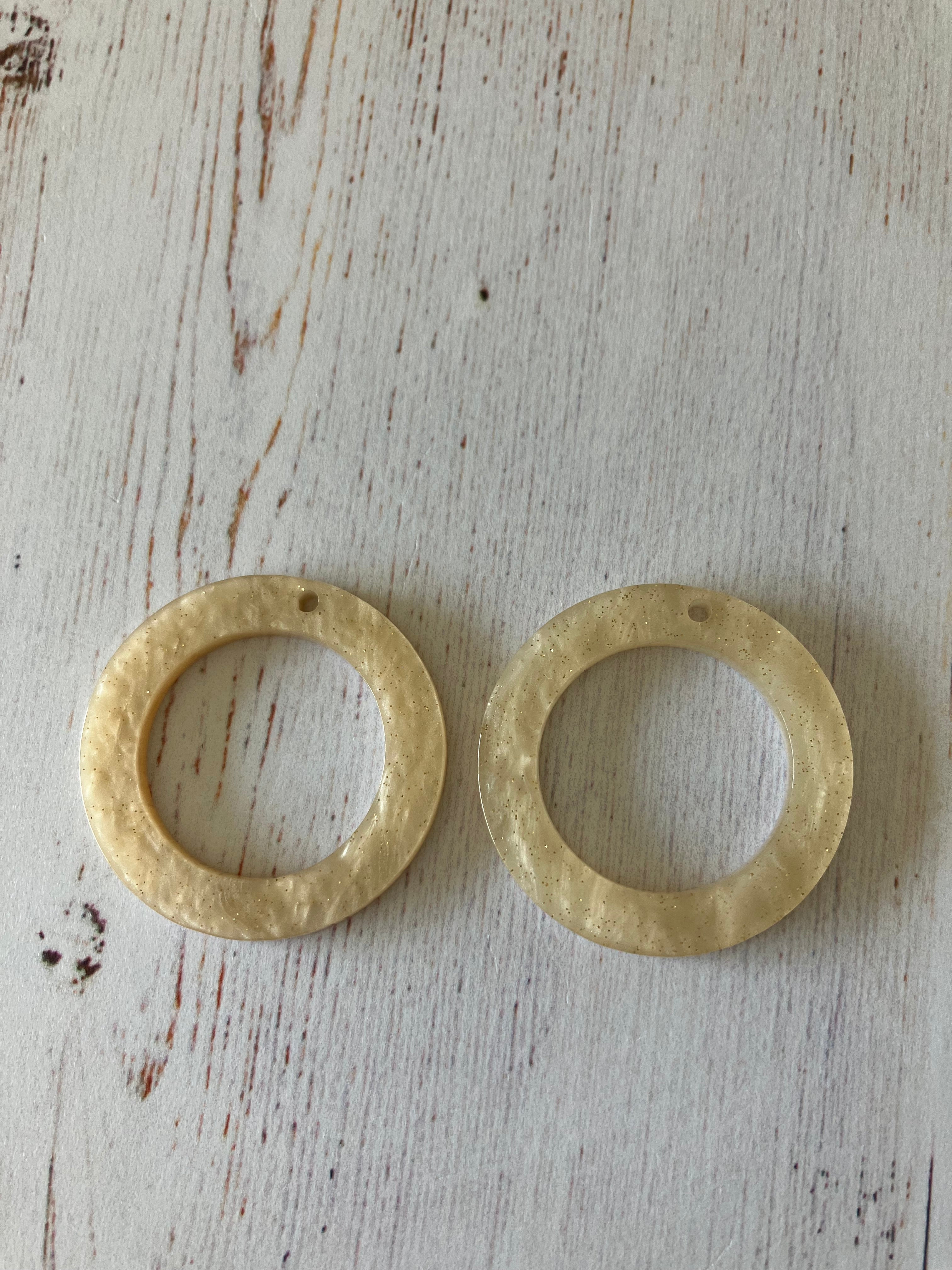 Acetate Resin Finding set - Round Cream ( 1 Pair)