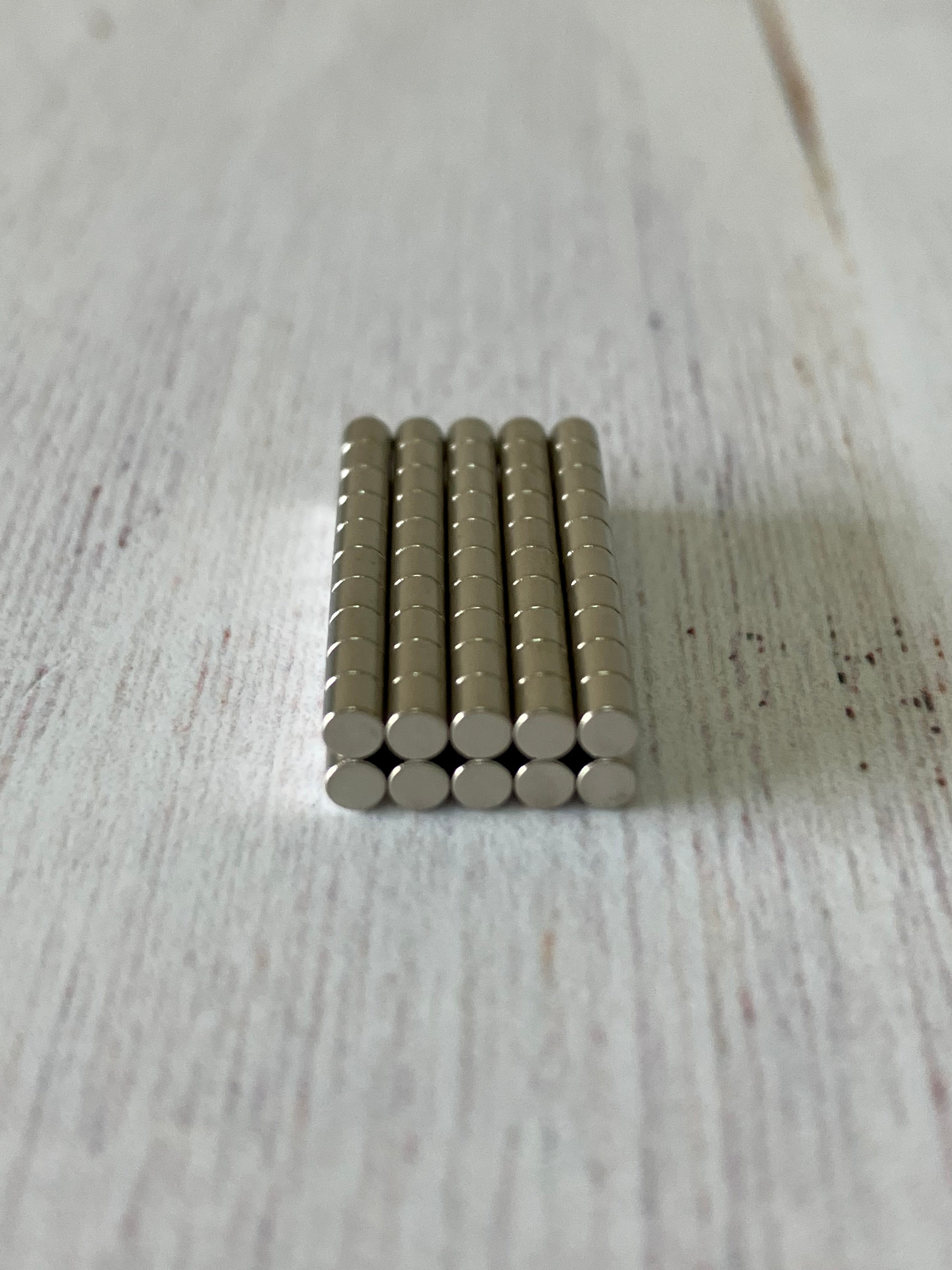 Neodymium Magnets N38 - 2x2mm - set x 100