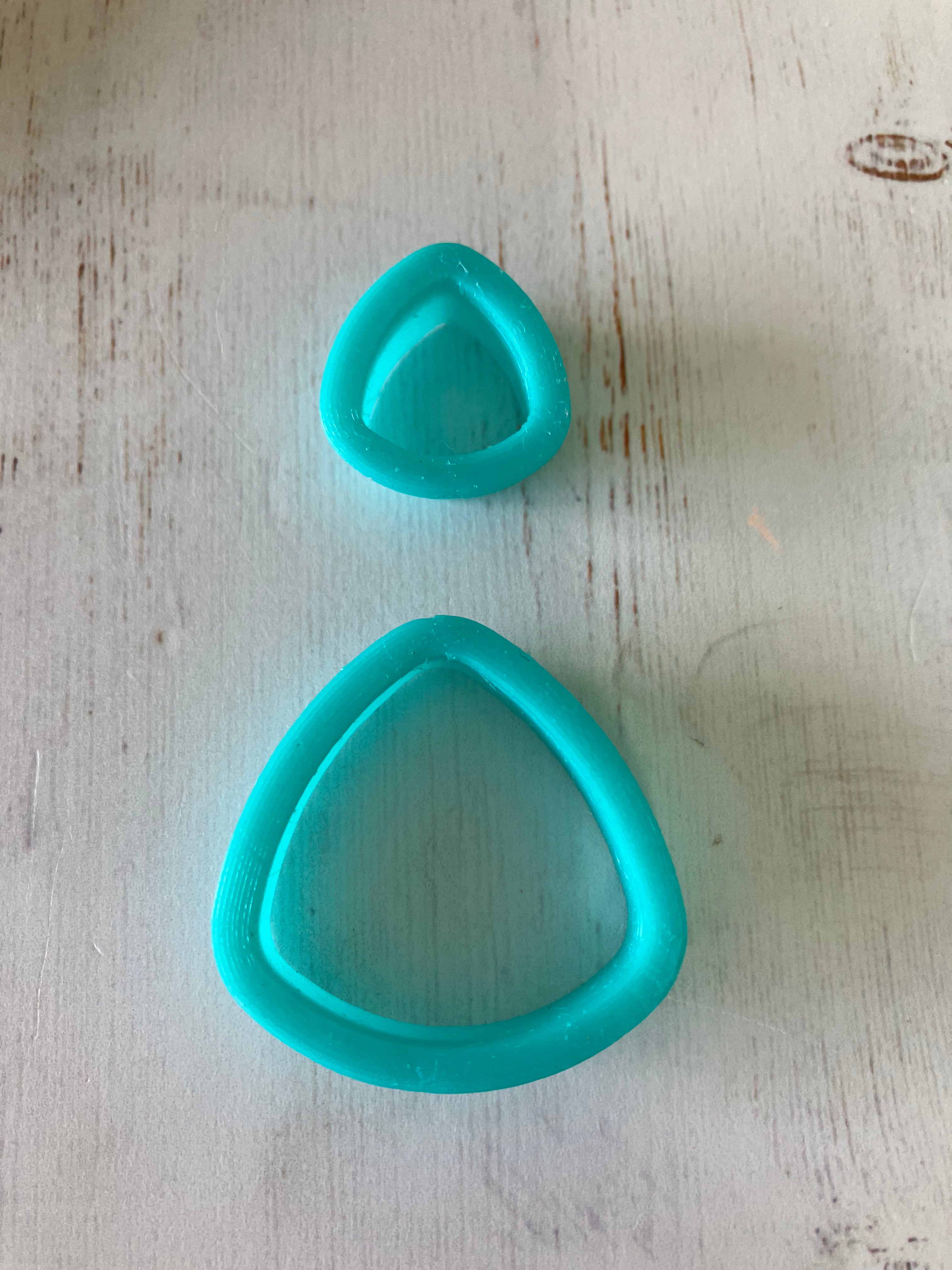 3D Gizmo's -  Rounded Triangle Dangle (2 Cutters)