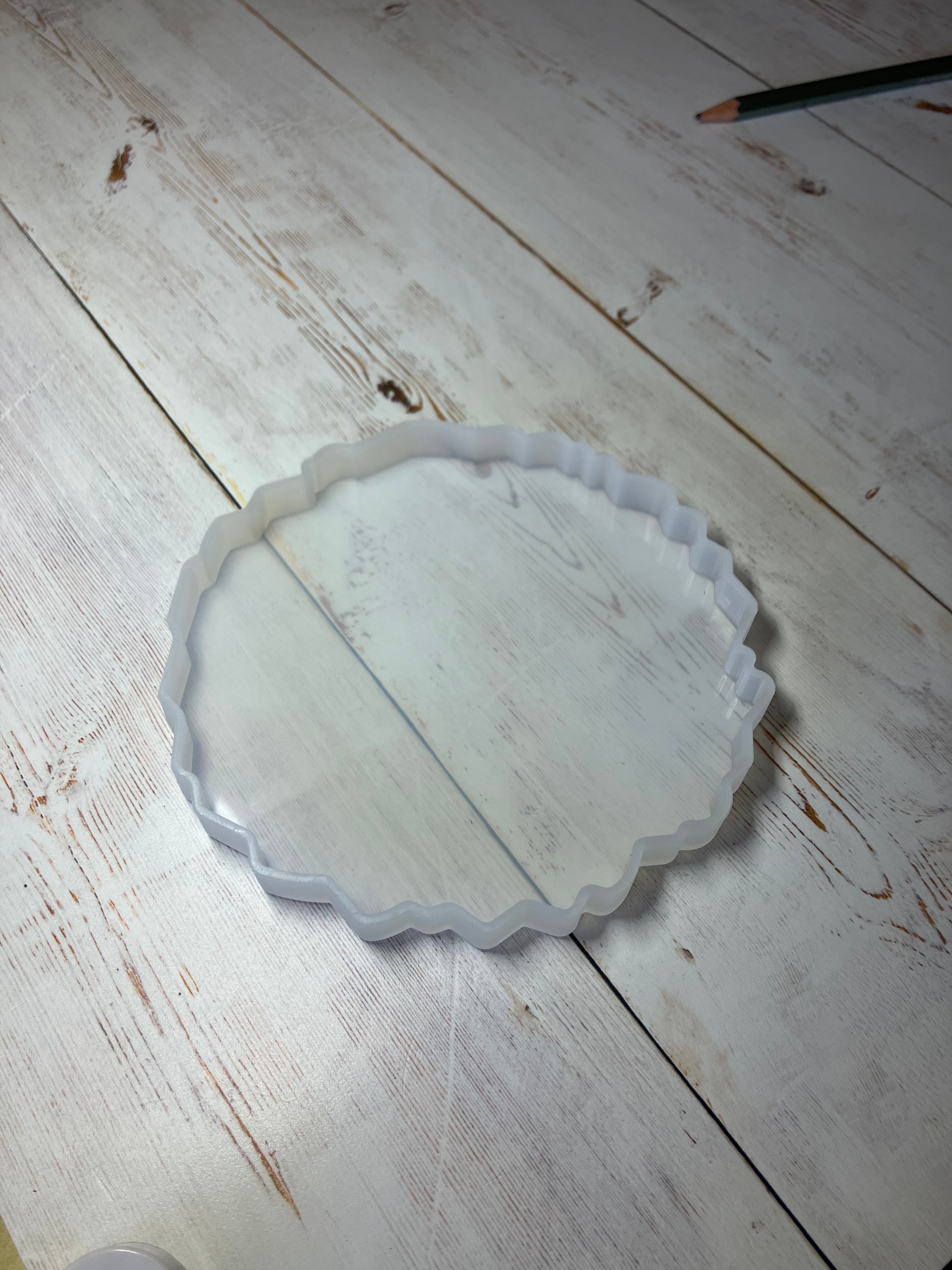 C017 - Geode Round Coaster Mould (13 cm)