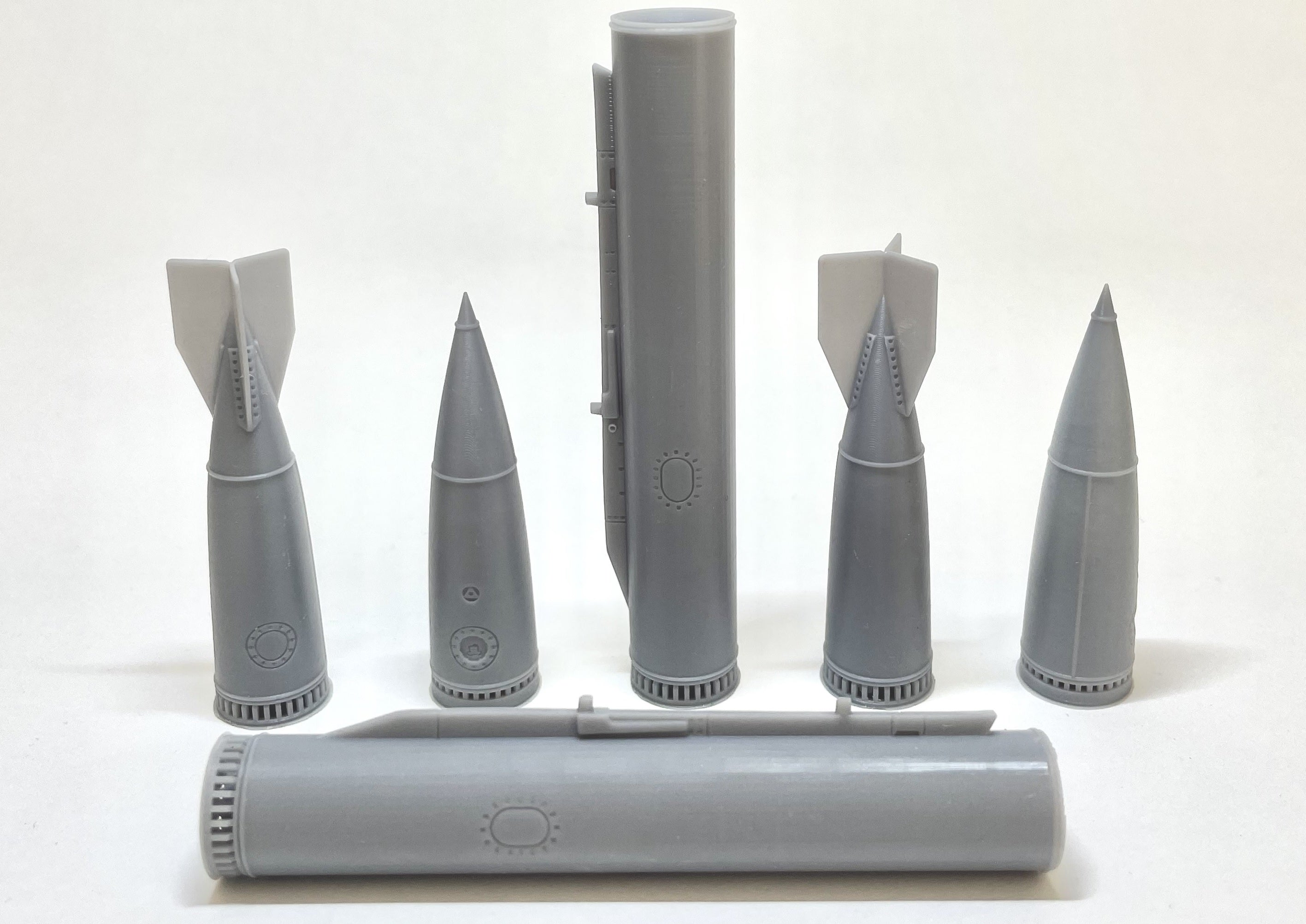 AD48007K -  RP18R 110G Supersonic Wing Tanks (Set of 2 for Kinetic Mirage III & Kfir Kit) 1/48