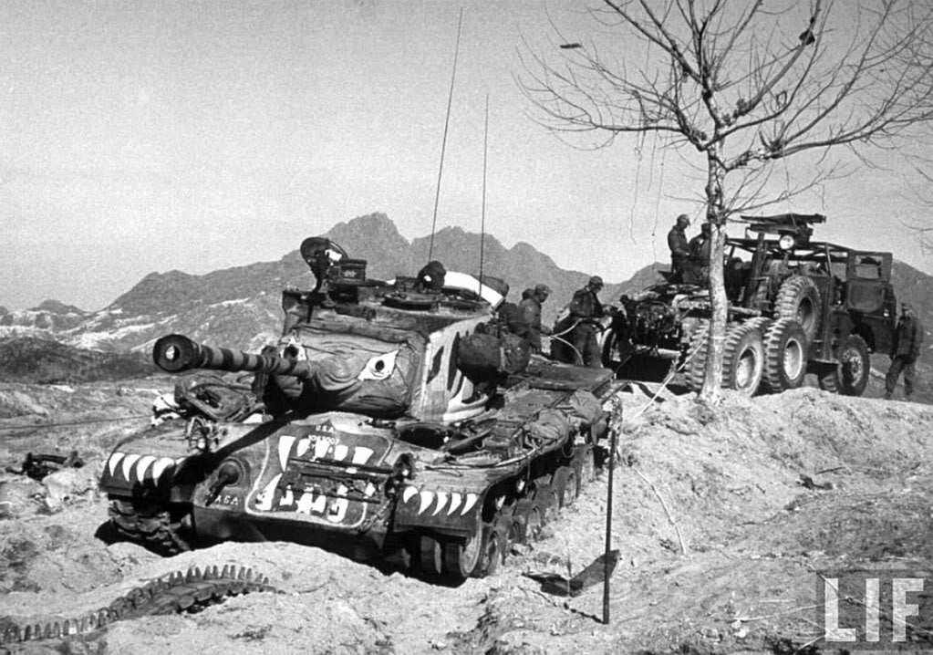 TAK2117 - Takom 1/35 - M46 "Patton" Medium Tank