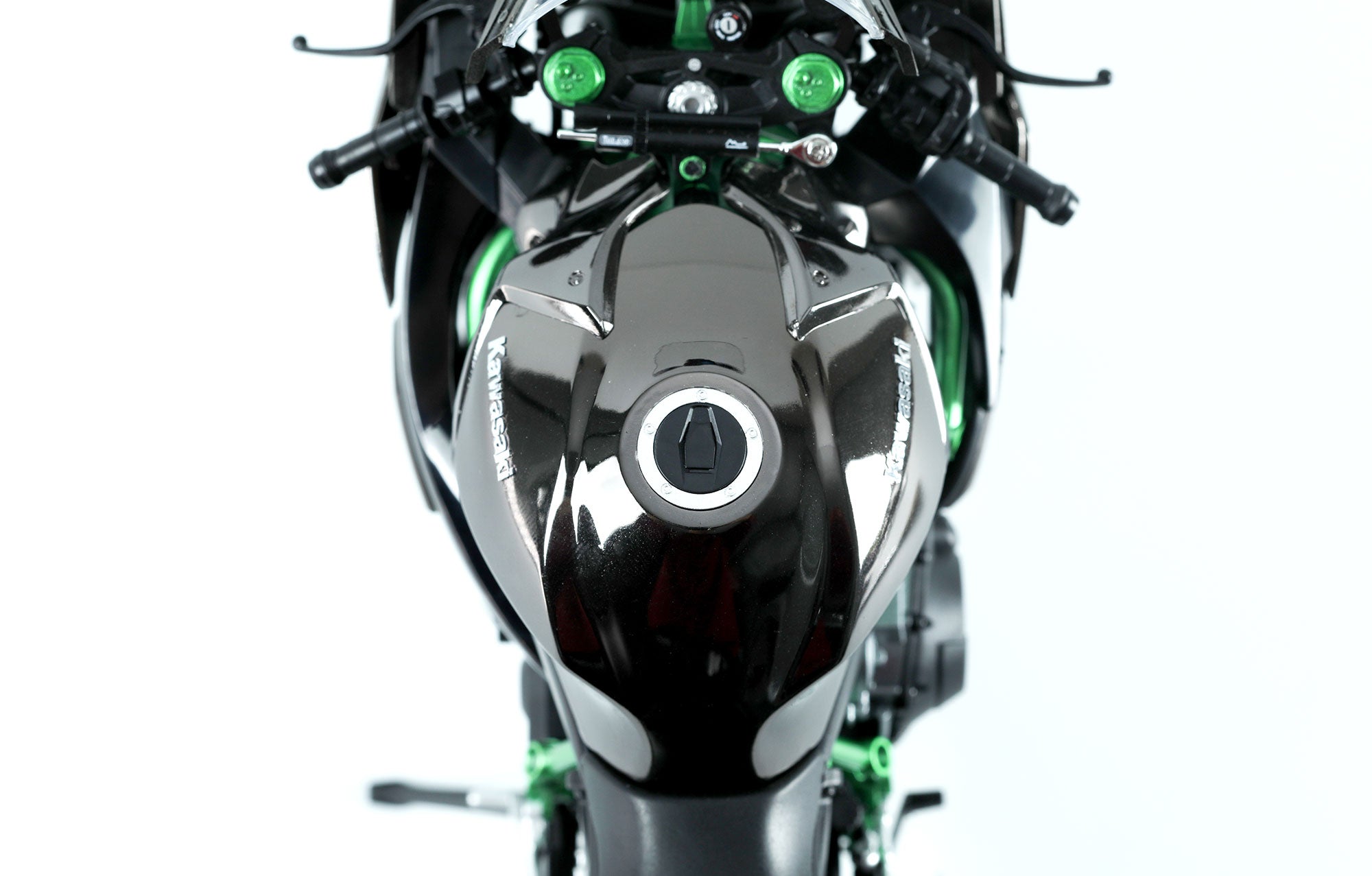 MM MT-002S - 1/9 Kawasaki Ninja H2 (Pre-coloured )