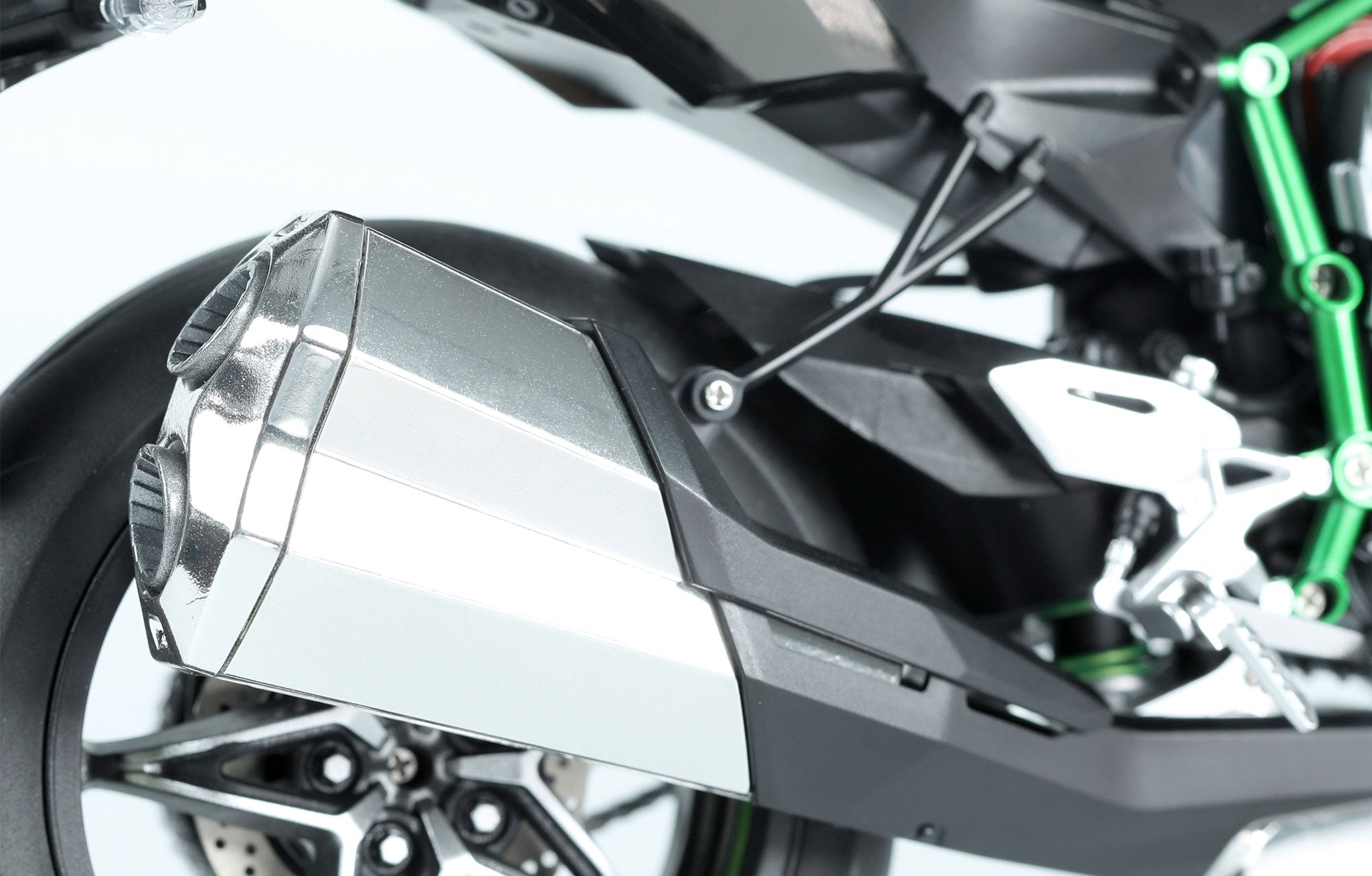 MM MT-002S - 1/9 Kawasaki Ninja H2 (Pre-coloured )