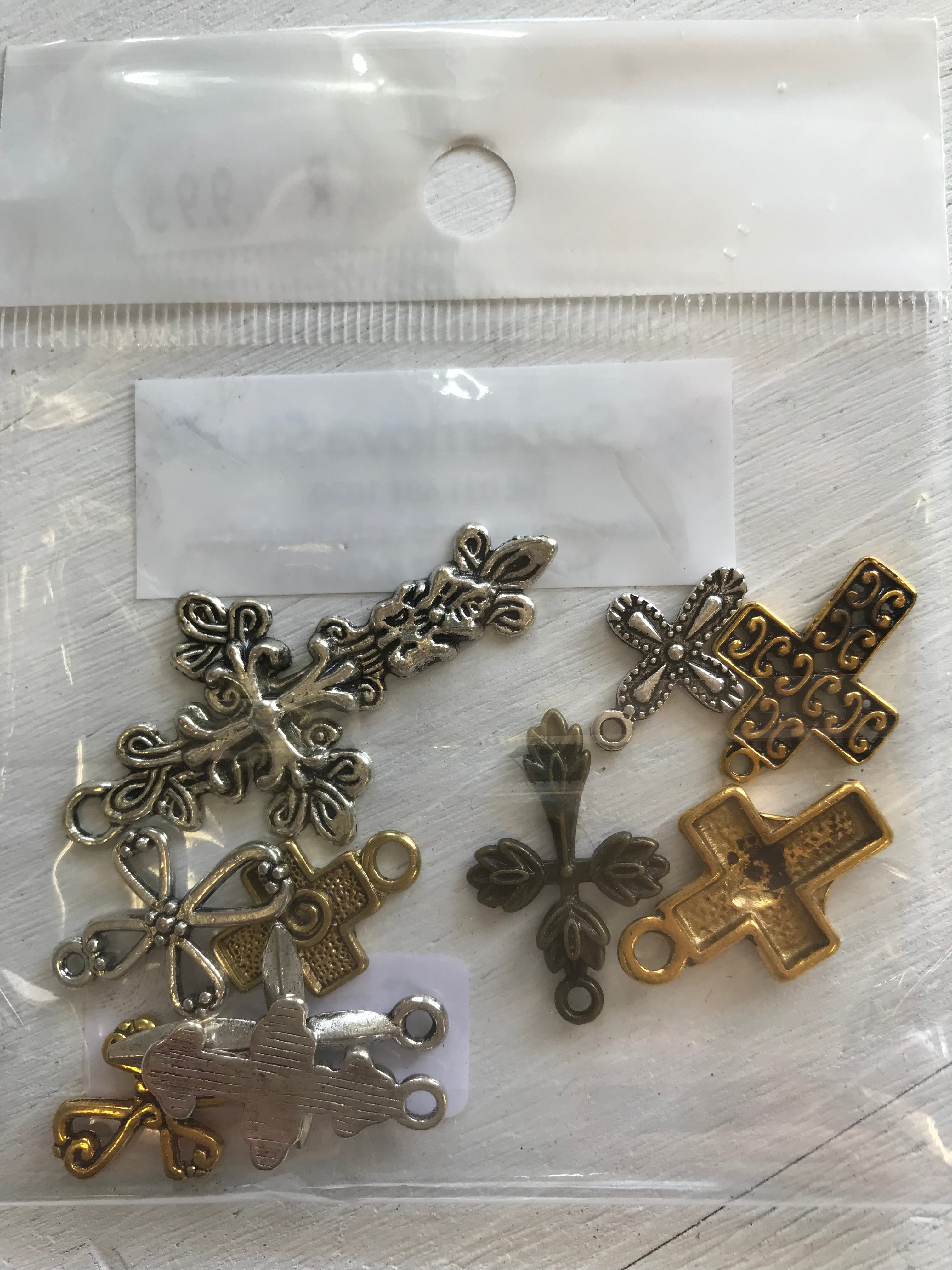 Gothic Cross Beads  - 10 pcs