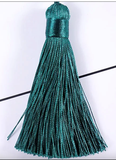 C044 - 15 Colours x 2 (30 Tassels)