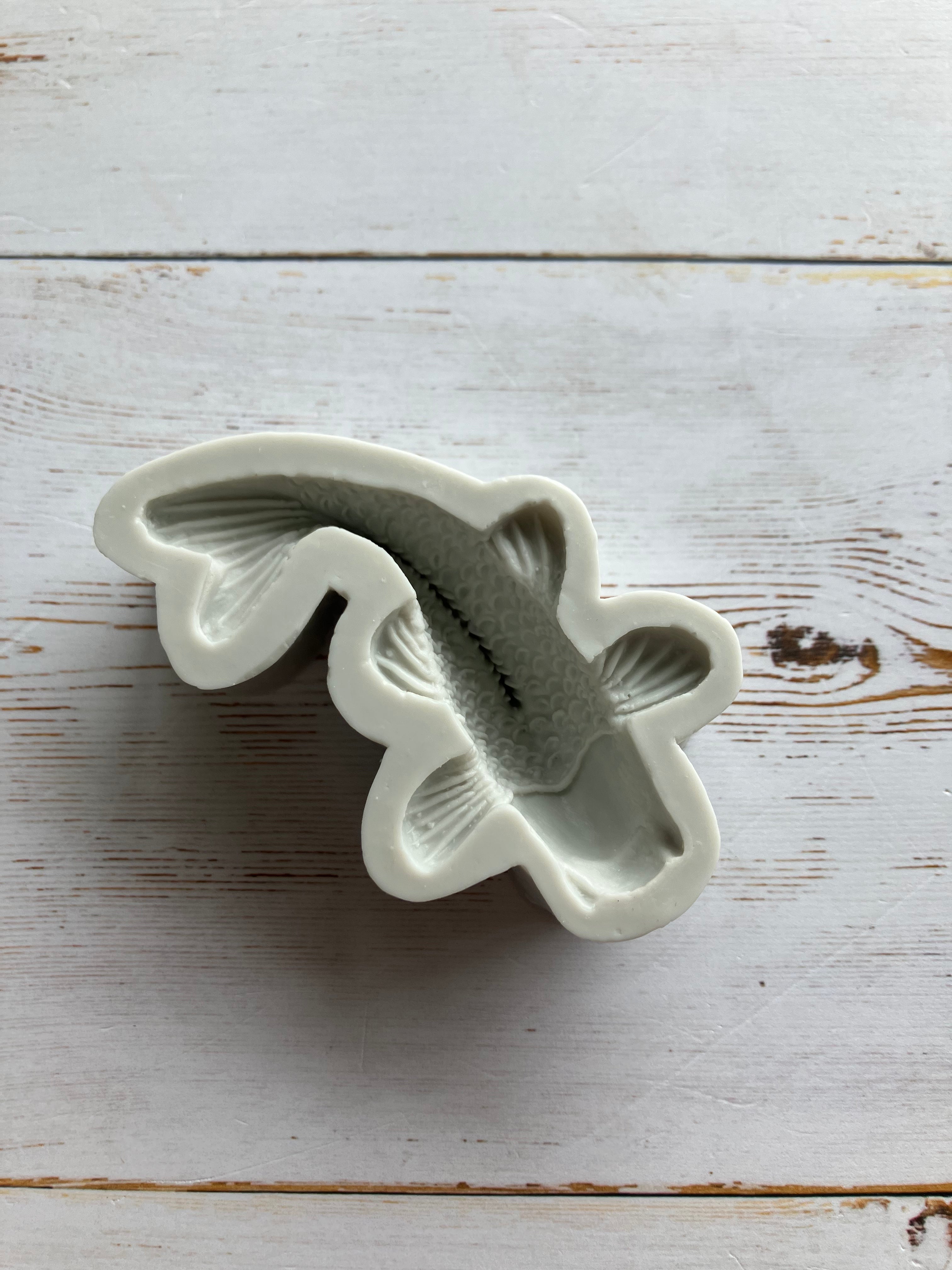 C032 - Koi Fish Mould - 7 CM X 4 CM