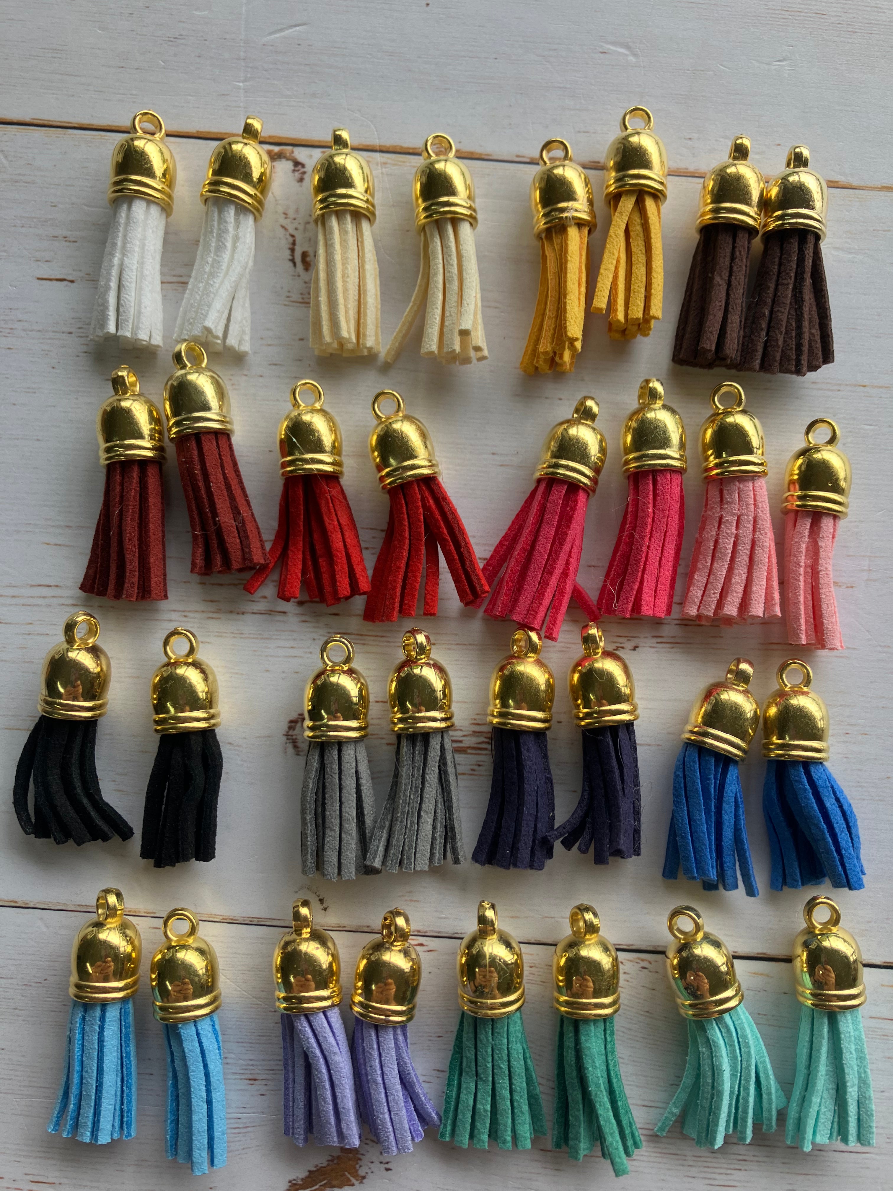 C043 - 16 colors x 2 - Tassels (32 tassels)