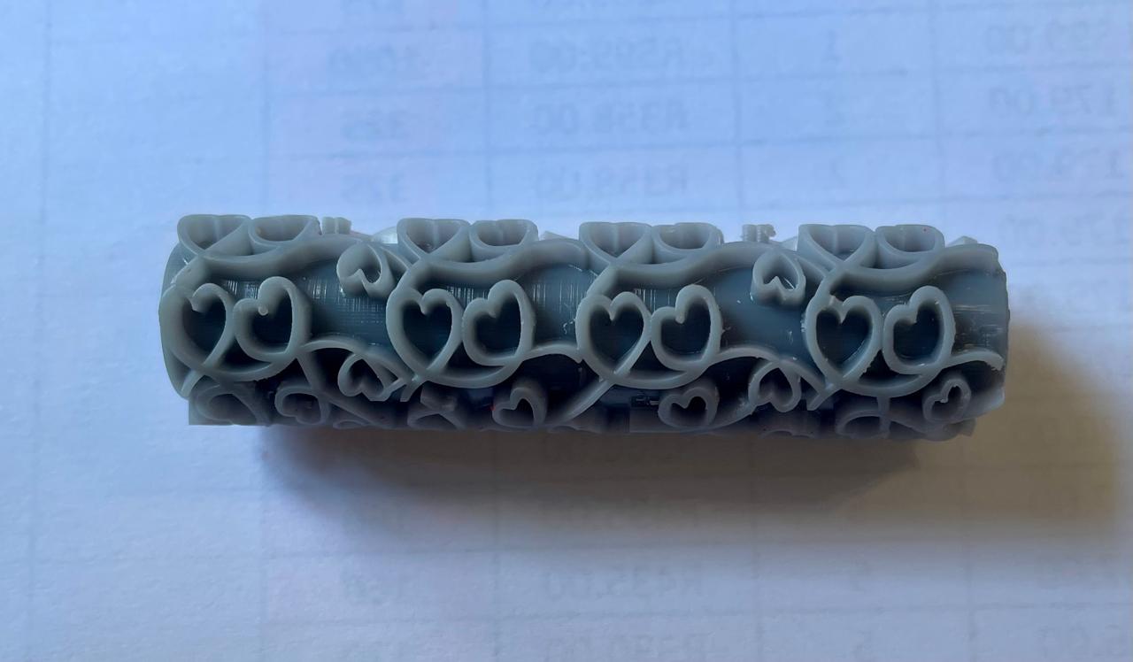 3D Gizmo's -  String of Hearts Roller