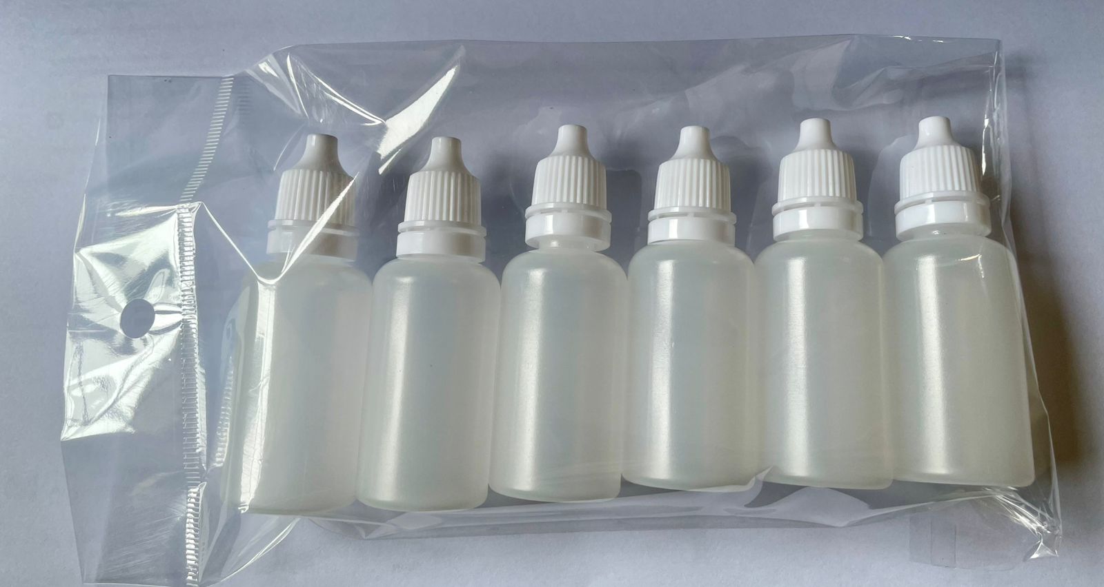 B039 - Empty Plastic Bottles x 6 in a pack - 20 ml