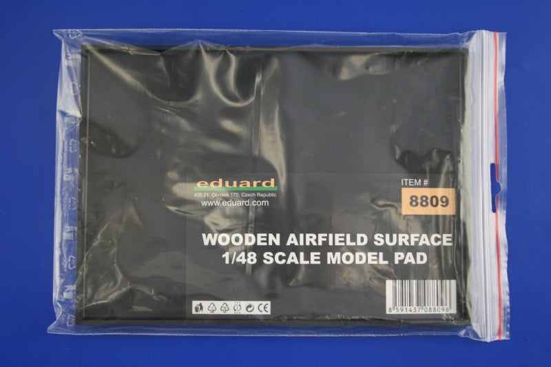 ED8809 - Eduard 1/48 - Wooden Airfield Model Display Base