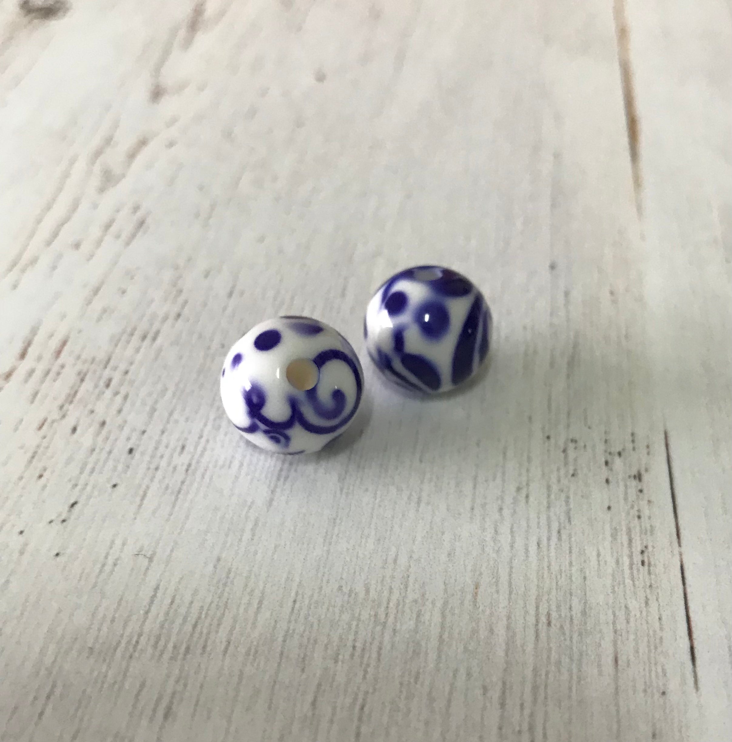 Royal Blue Painted Resin Beads (1 Pair)
