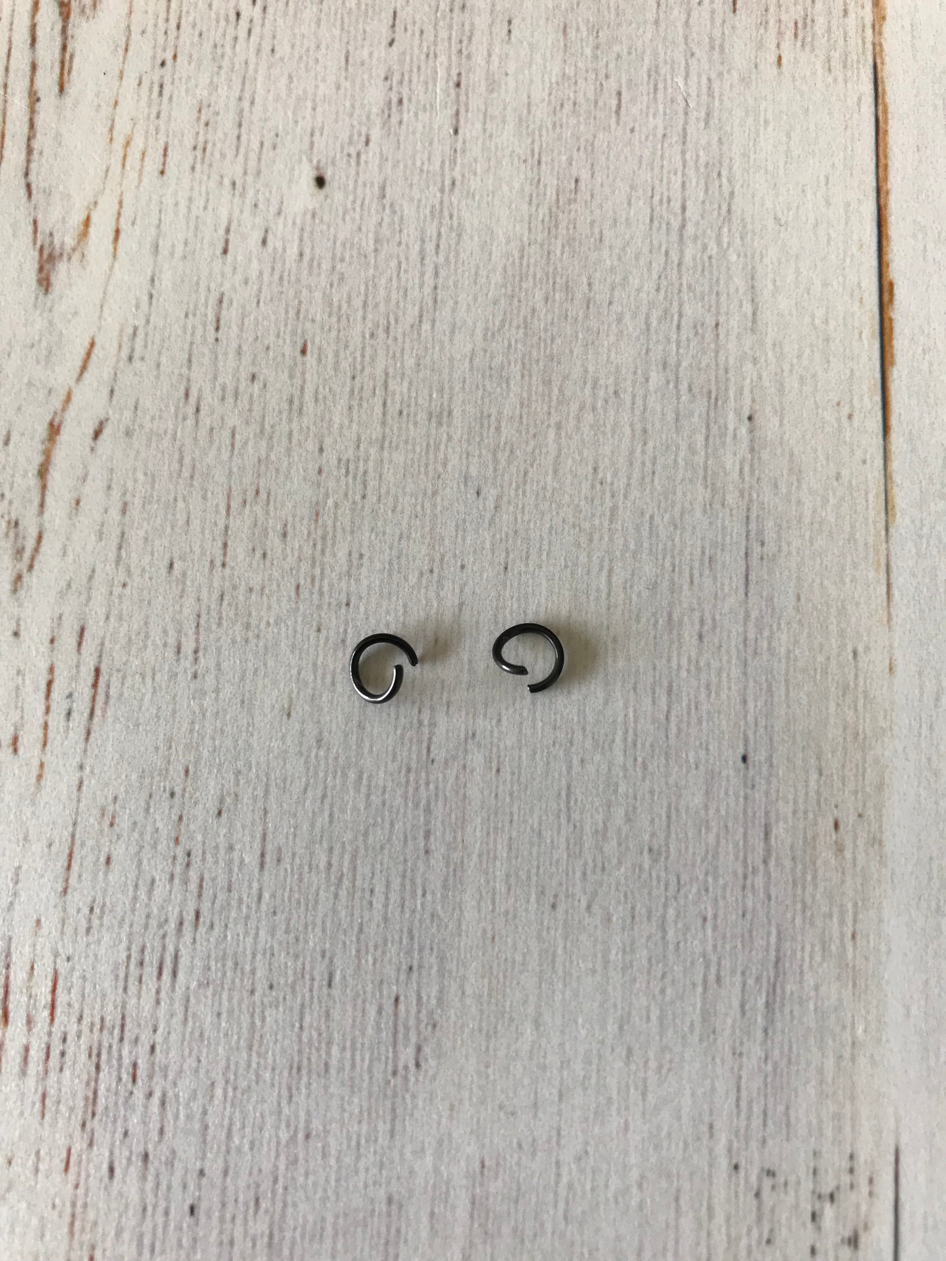 304 Stainless Steel Black Open Jump Rings (5x0.7mm) (1 Pair)